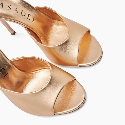 Casadei Blade Flash Mules حجر رملي 1M889V100MFLASH