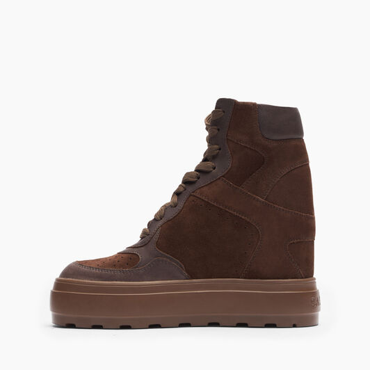 Casadei High Top Suede Sneakers حليبي 2X023Y0801NOMAD